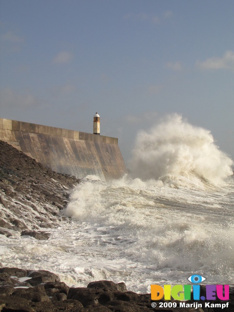 SX10155 Spray of wave reflected from Porthcawl point at lighthouse